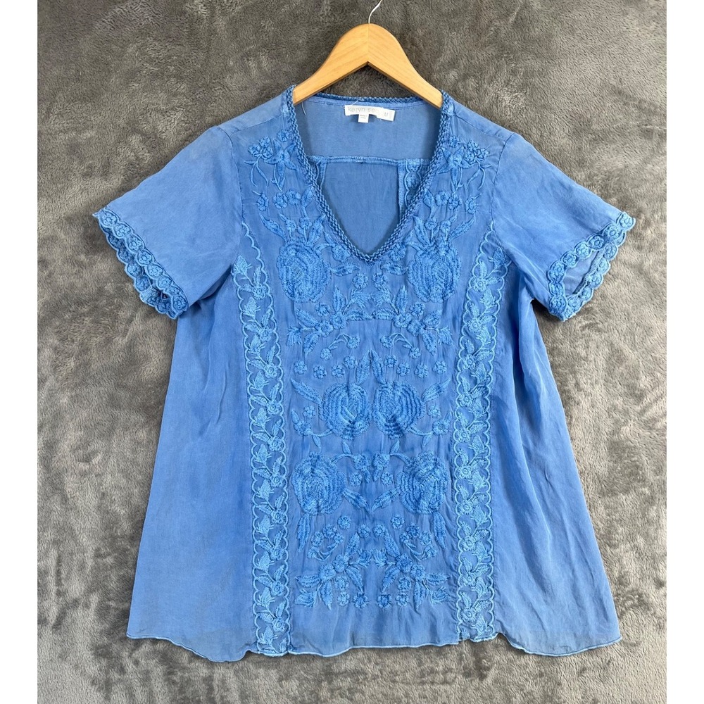 Karyn Seo Embroidered Top Blouse Medium Blue Short Sleeve Lightweight Artsy
